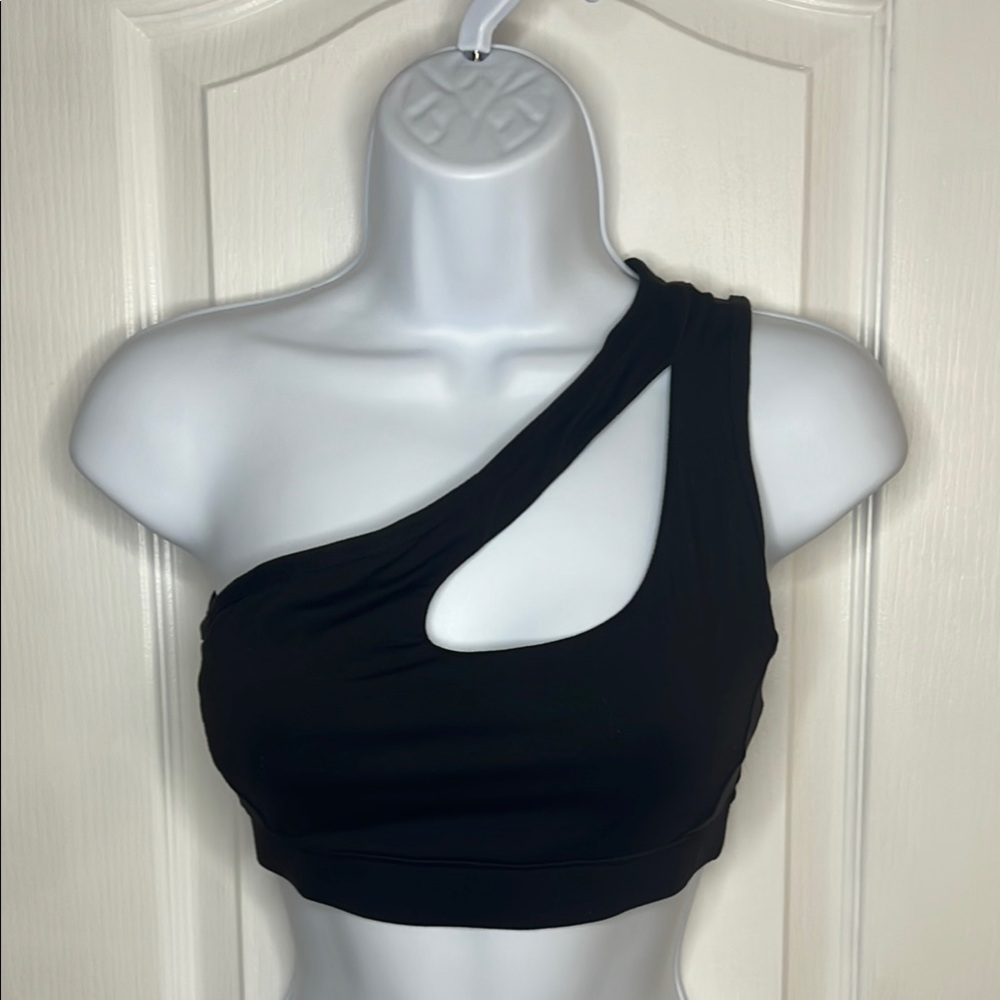 Black One-Shoulder Cutout sport bra